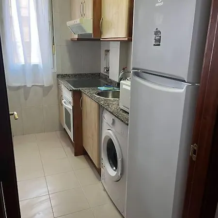 Acogedor Y Soleado Recien Amueblado En Хихон