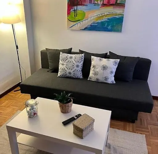 Acogedor Y Soleado Recien Amueblado En * Gijón