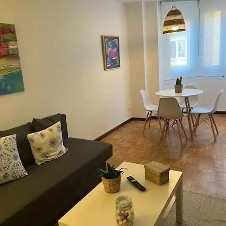 Acogedor Y Soleado Recién Amueblado En Gijón