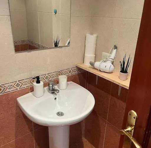 Acogedor Y Soleado Recien Amueblado En Apartament *