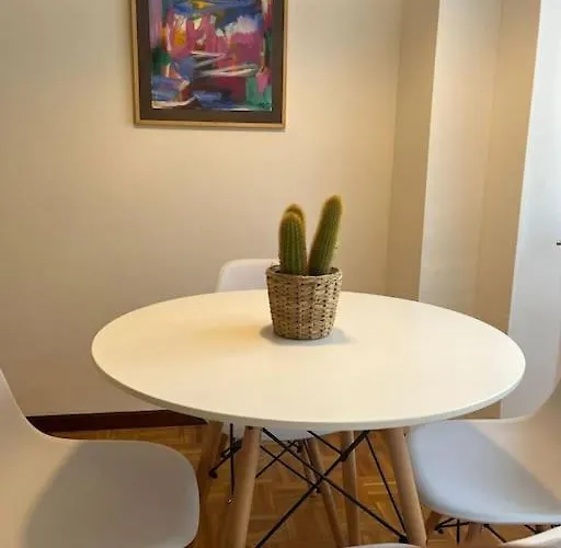 Acogedor Y Soleado Recien Amueblado En Apartament *