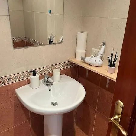 Acogedor Y Soleado Recien Amueblado En Apartment *